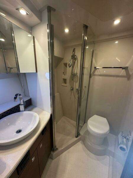 2015 Cruisers Yachts Cantius