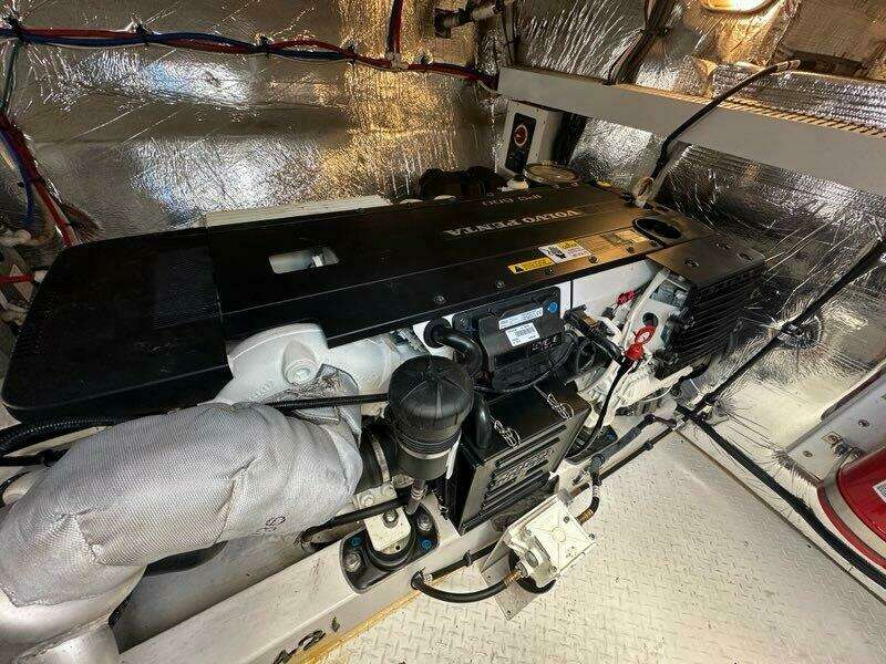 2015 Cruisers Yachts Cantius