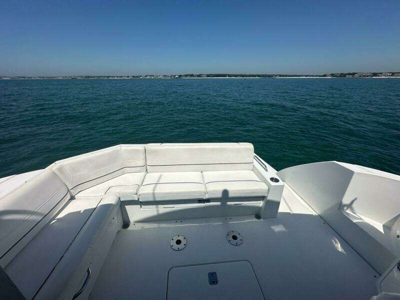 2015 Cruisers Yachts Cantius