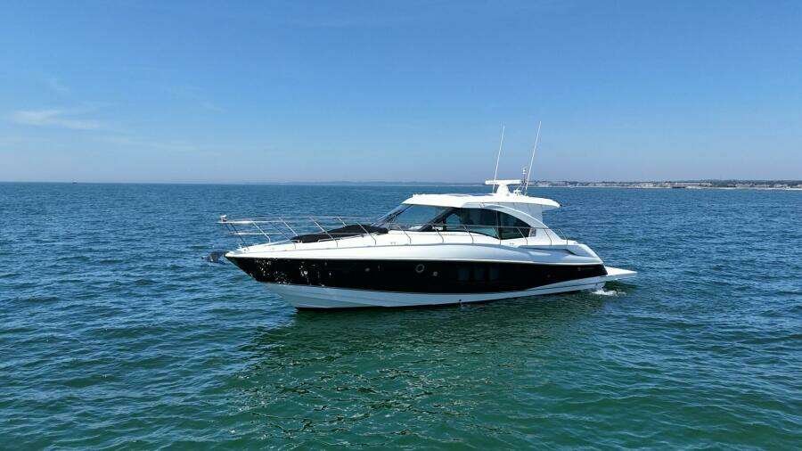 2015 Cruisers Yachts Cantius