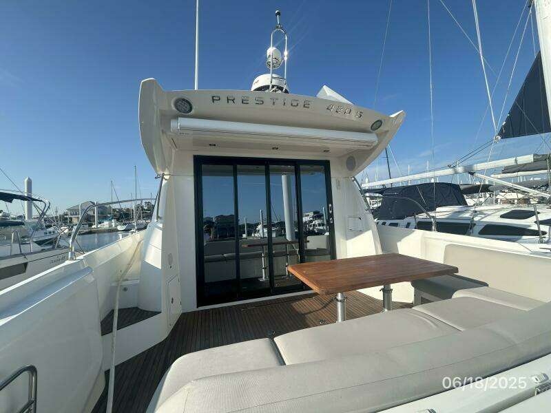42' Prestige aftdeck forward
