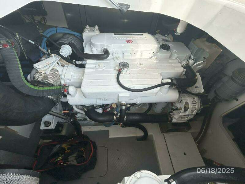 42' Prestige staboard main engine