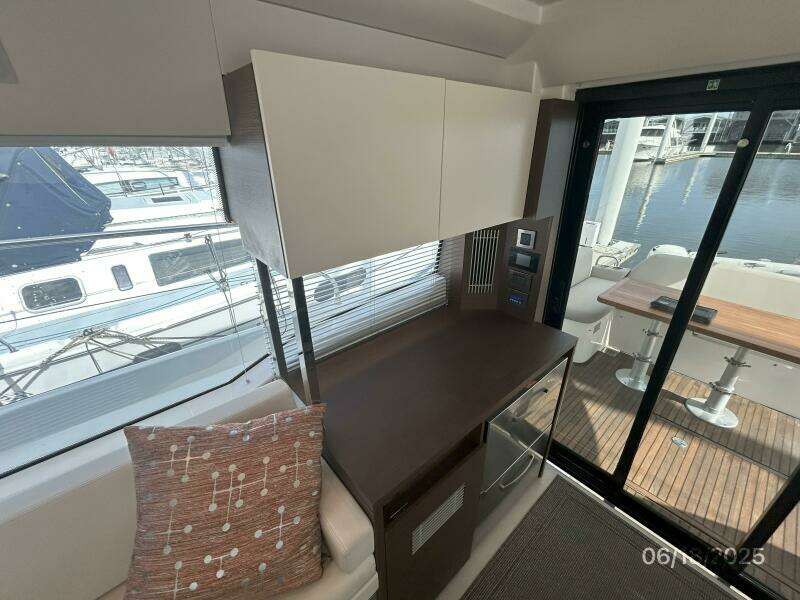 42' Prestige salon starboard aft