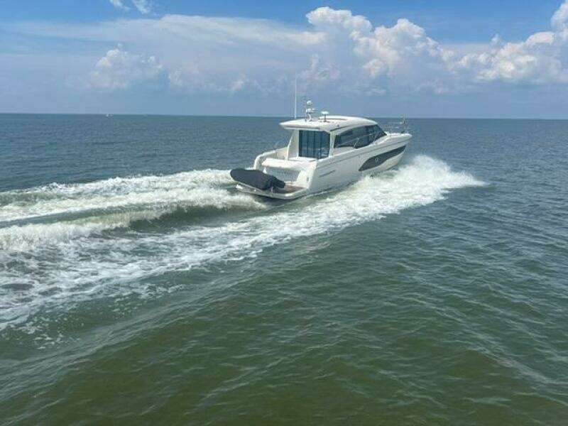 42' Prestige starboard aft profile2