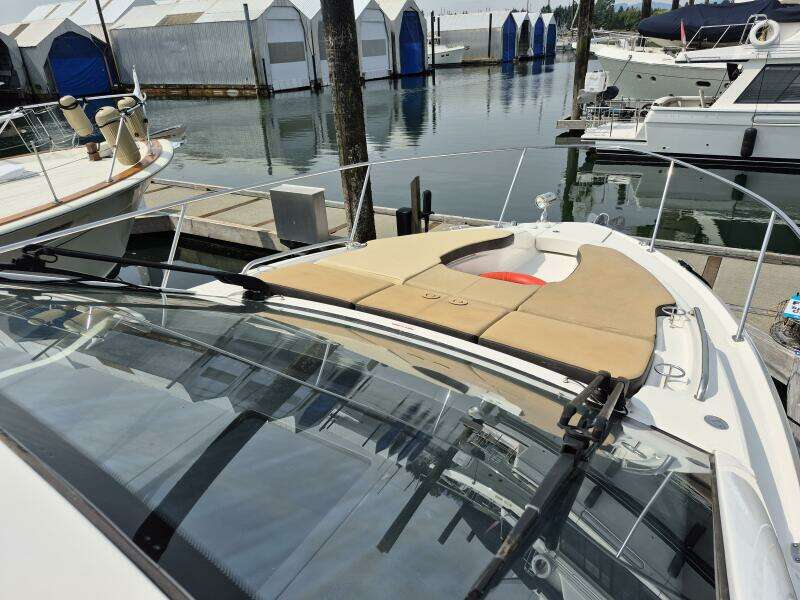 2019 Sea Ray Sundancer 350 Coupe