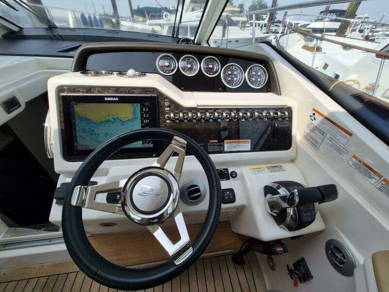 2019 Sea Ray Sundancer 350 Coupe