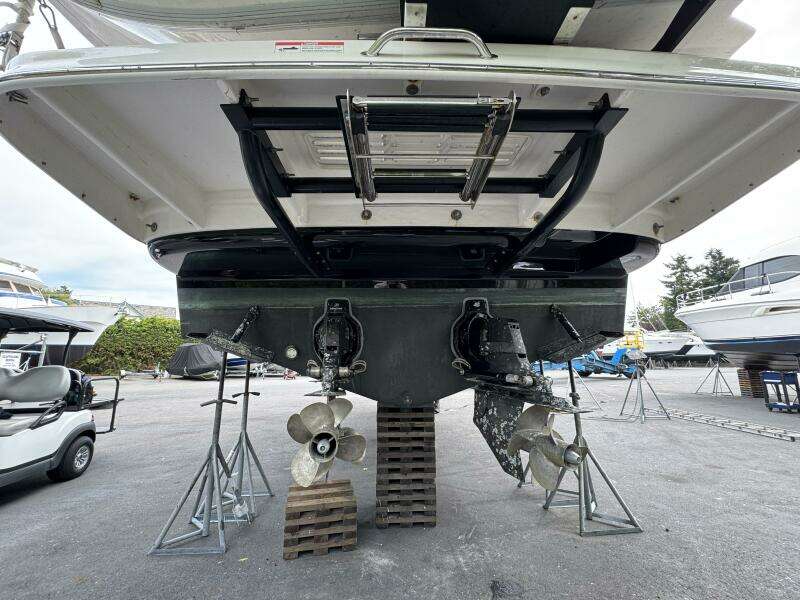2019 Sea Ray Sundancer 350 Coupe