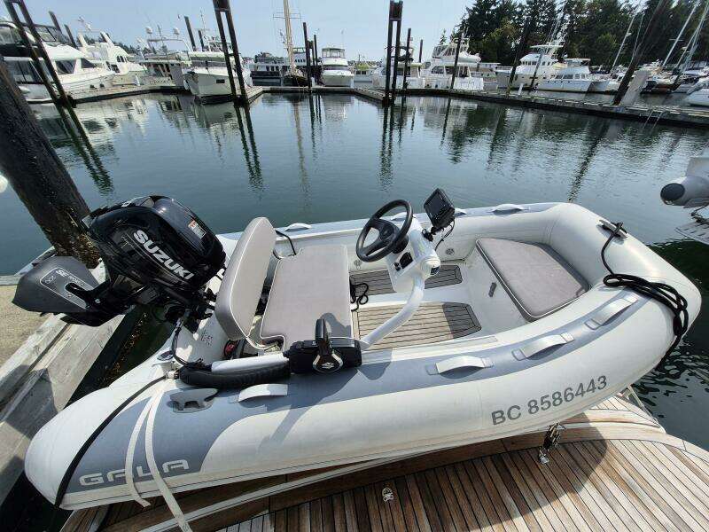 2019 Sea Ray Sundancer 350 Coupe