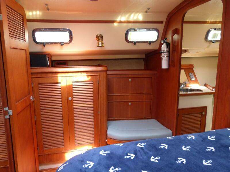 2000 Island Packet 420