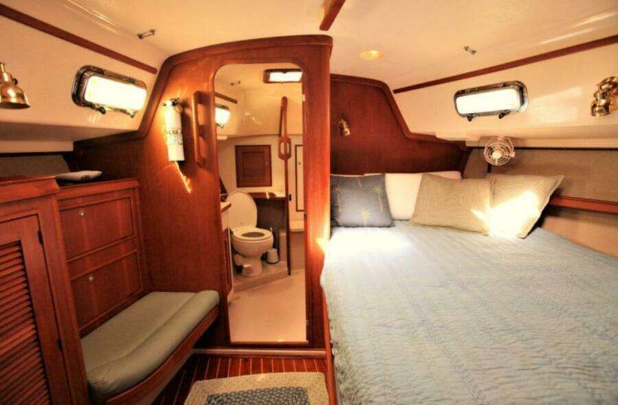 2000 Island Packet 420