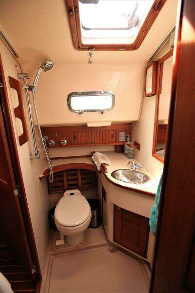 2000 Island Packet 420