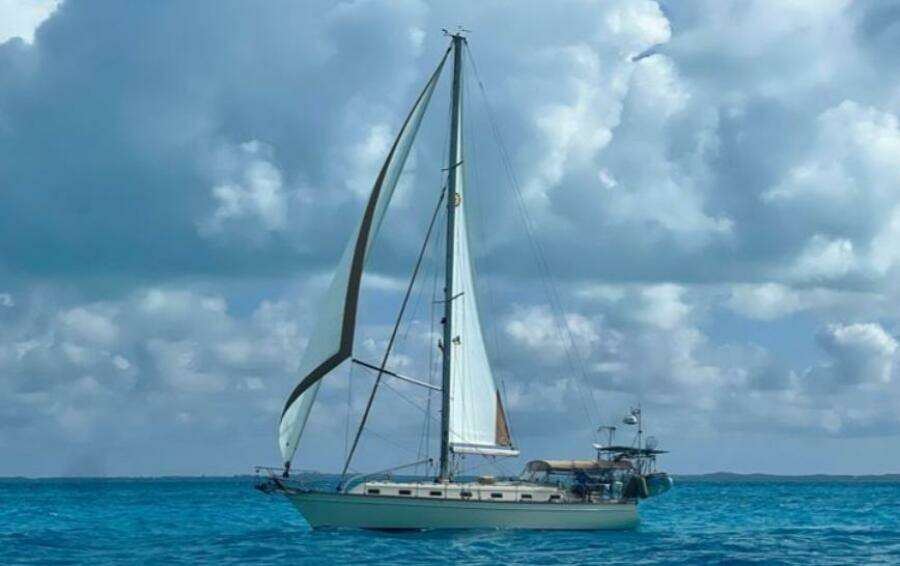 2000 Island Packet 420