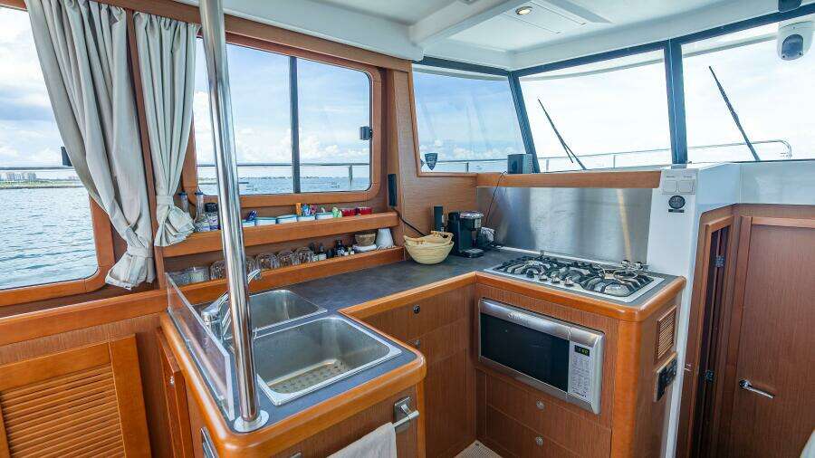 2015 Beneteau Swift Trawler 34