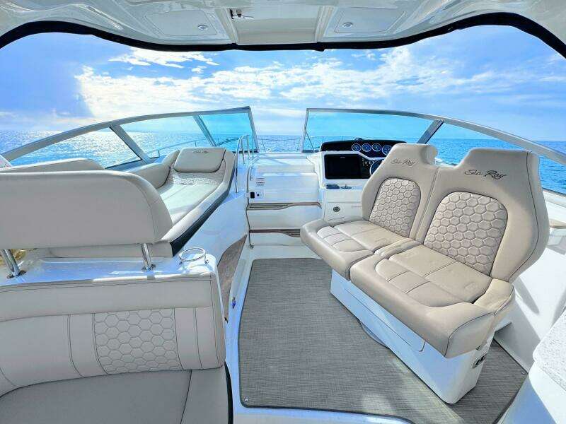 2019 Sea Ray 350 Sundancer