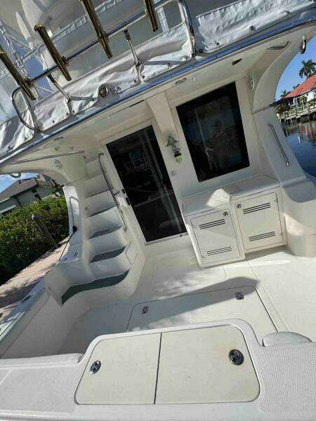 34c Silverton aft deck 