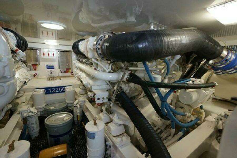 Viking 45 - FINE FOR NOW - Engine Room