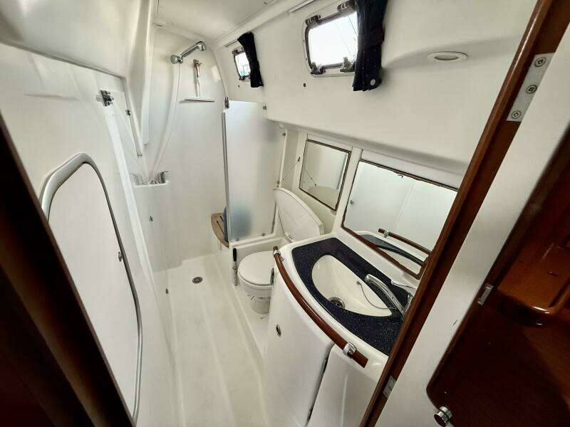2003 Beneteau 