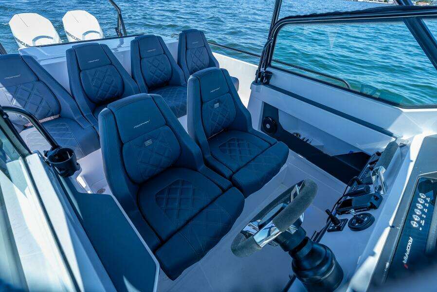 2022 Axopar 28 T-Top Brabus