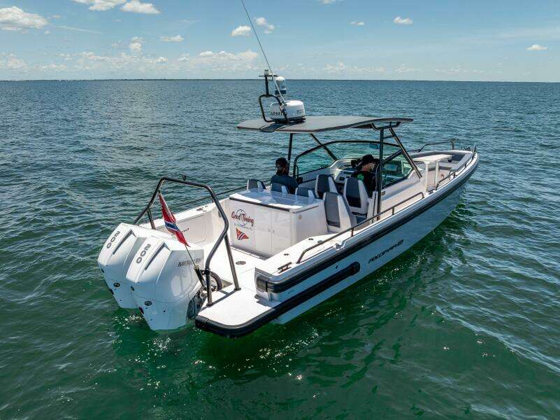 2022 Axopar 28 T-Top Brabus