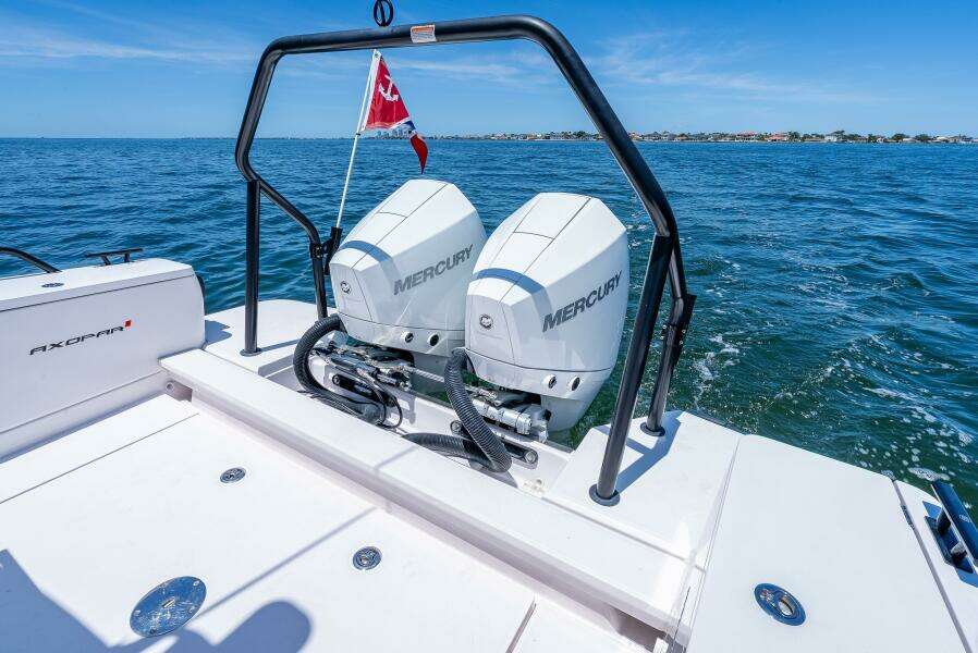 2022 Axopar 28 T-Top Brabus