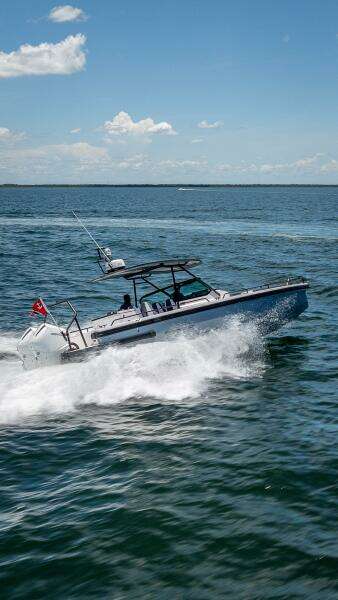 2022 Axopar 28 T-Top Brabus