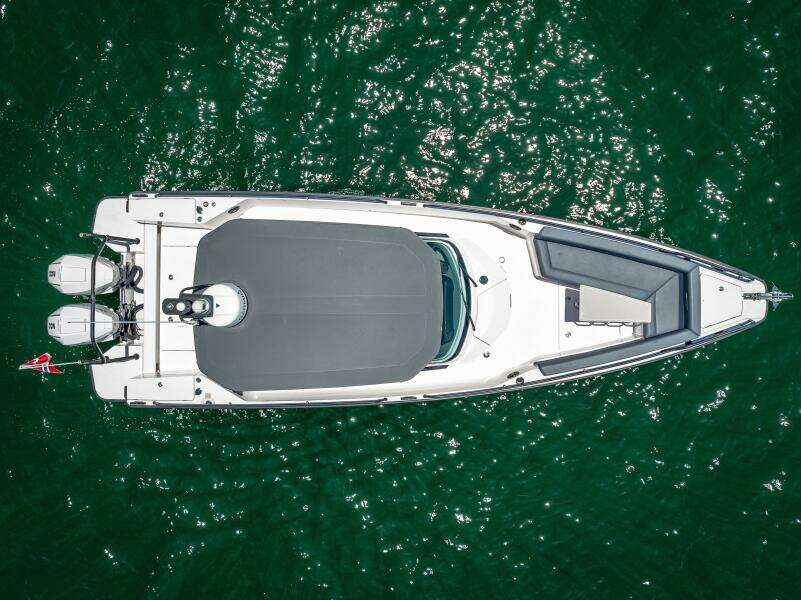 2022 Axopar 28 T-Top Brabus