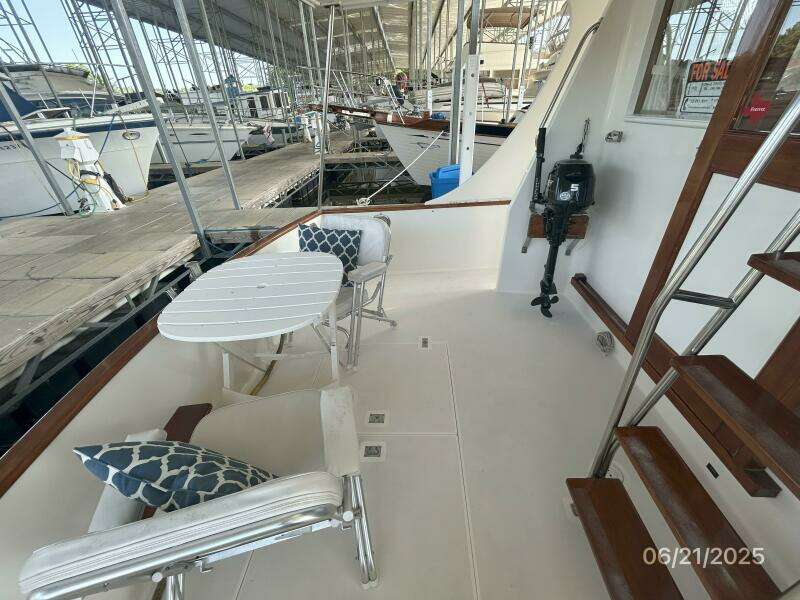 36' Grand Banks aftdeck port