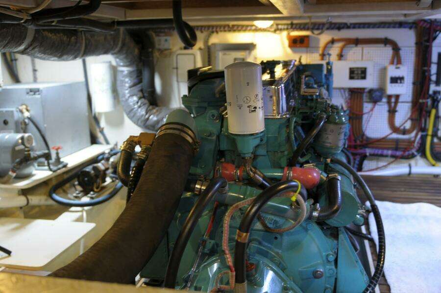 36' Grand Banks engine room forward