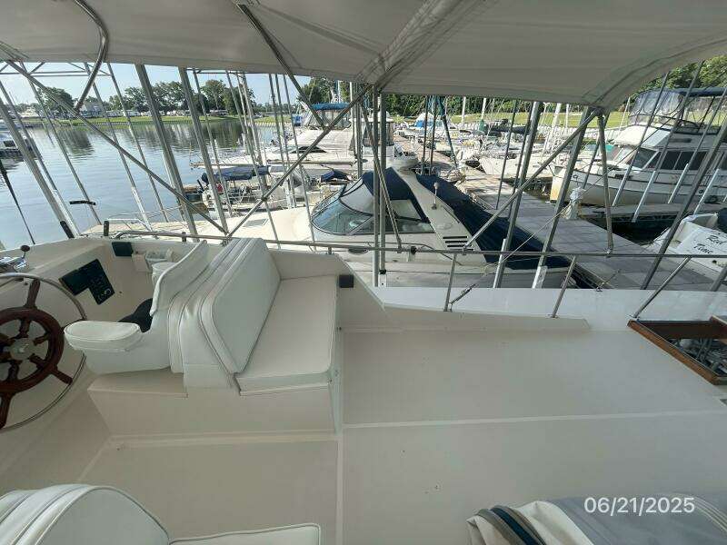 36' Grand Banks flybridge starboard