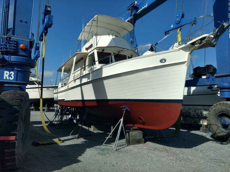 36' Grand Banks hauled out1