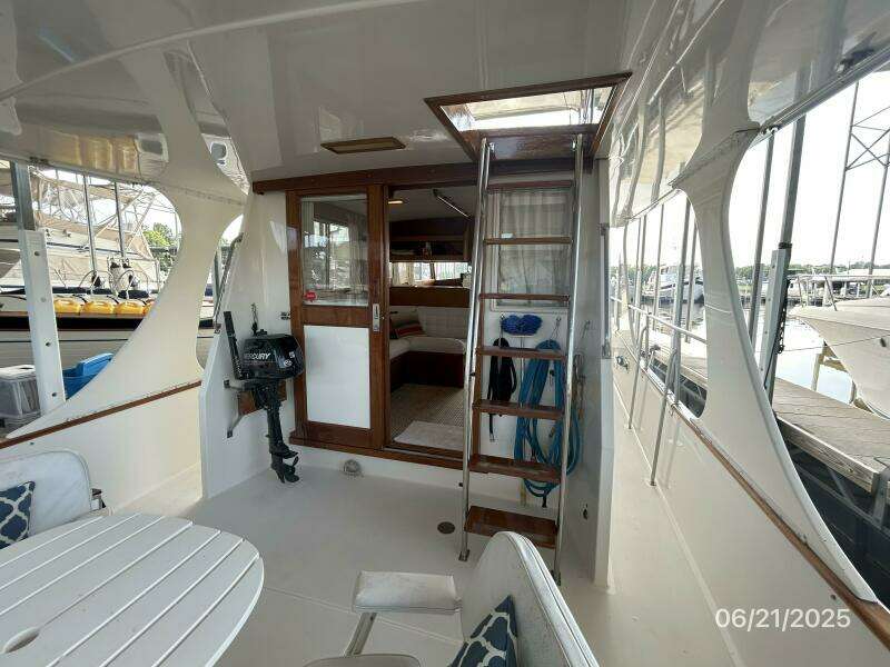 36' Grand Banks aftdeck forward
