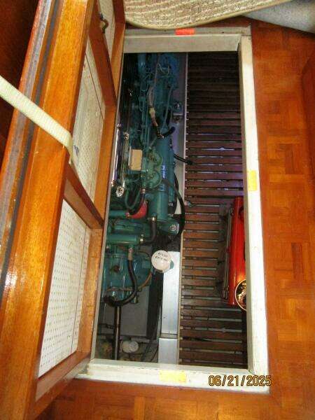 36' Grand Banks engine room access1