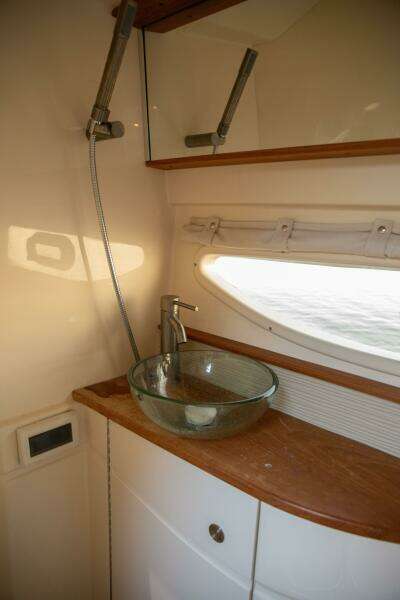 2016 Sea Ray 350 Sundancer