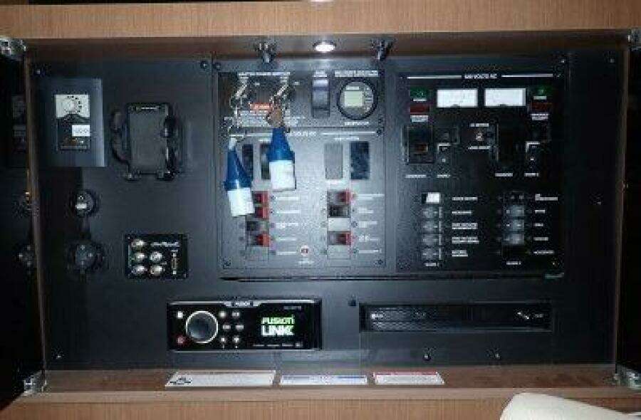 2016 Sea Ray 350 Sundancer