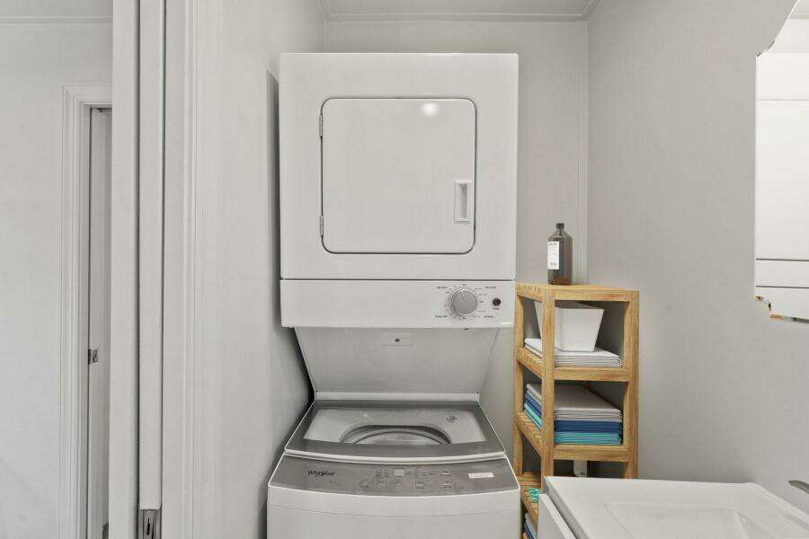 2025 Custom Hank's 40 Houseboat