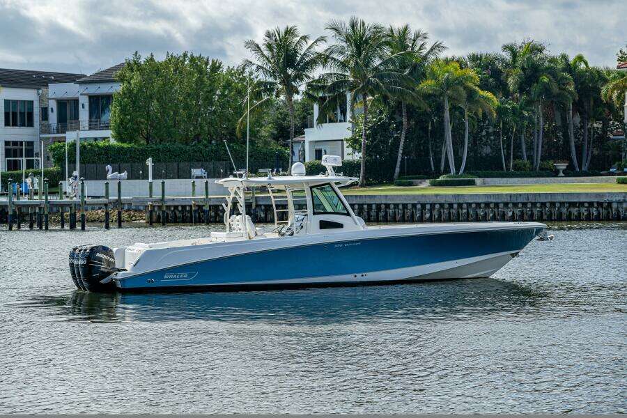 2011 Boston Whaler 370 Outrage