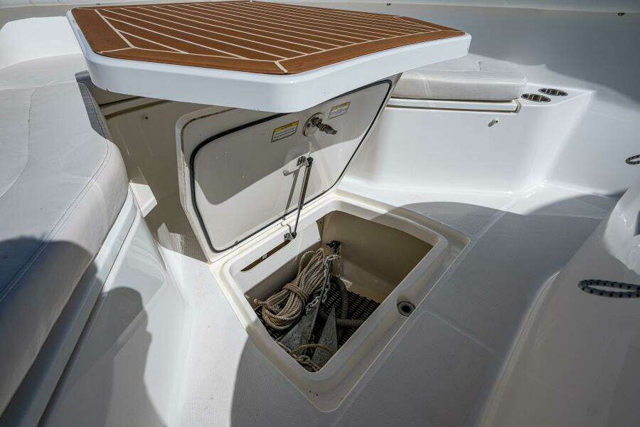 2011 Boston Whaler 370 Outrage