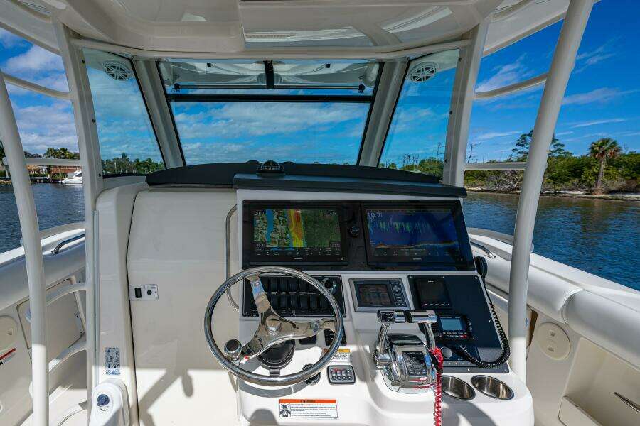 2011 Boston Whaler 370 Outrage