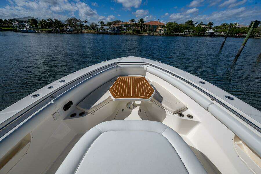 2011 Boston Whaler 370 Outrage