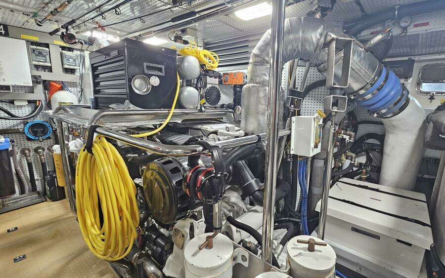 2012 Outer Reef Yachts 700 MY