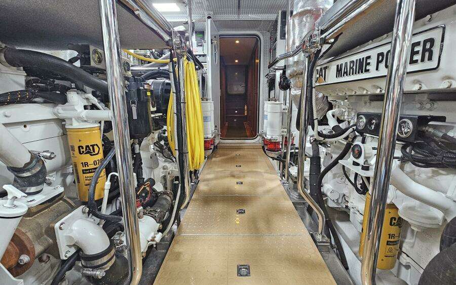 2012 Outer Reef Yachts 700 MY