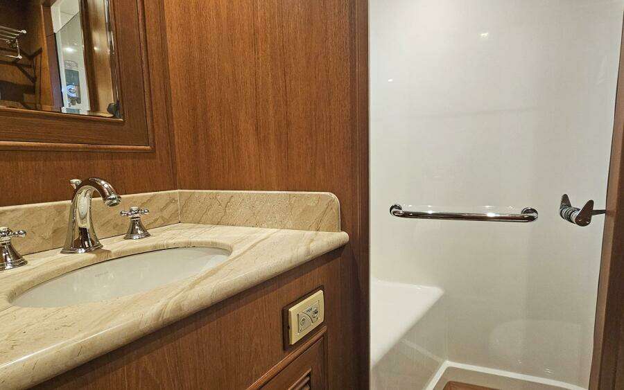 2012 Outer Reef Yachts 700 MY