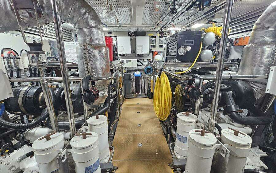 2012 Outer Reef Yachts 700 MY