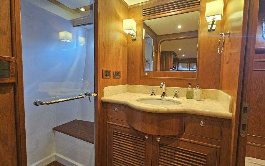 2012 Outer Reef Yachts 700 MY