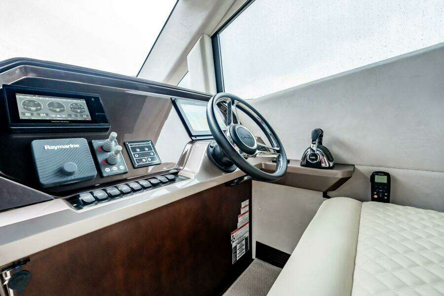 2017 Galeon 510 Skybridge