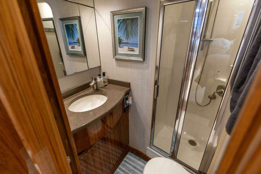 2015 Viking 62 Convertible- Gas Money- VIP Head