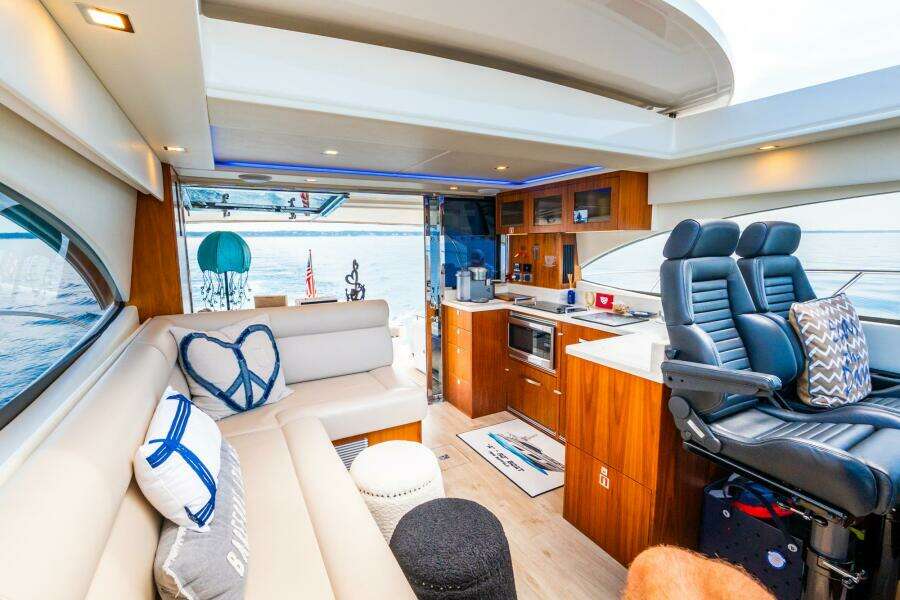 2019 Riviera 4800 Sport Yacht