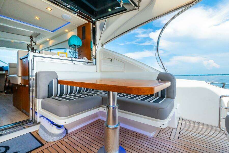 2019 Riviera 4800 Sport Yacht