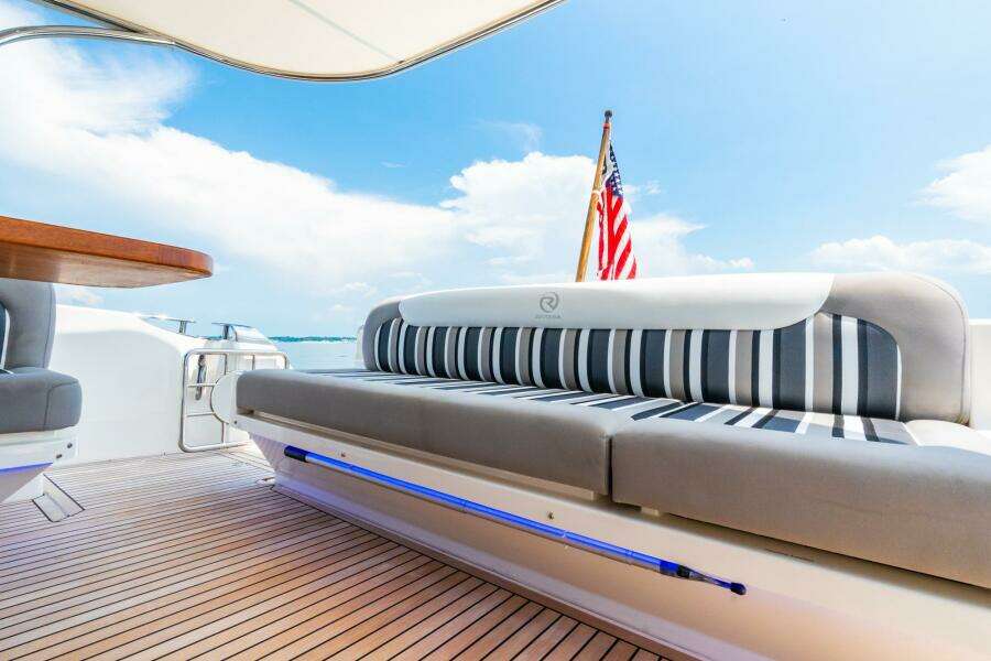 2019 Riviera 4800 Sport Yacht