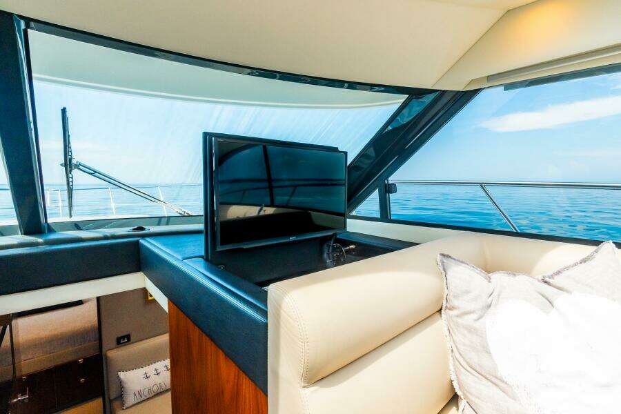 2019 Riviera 4800 Sport Yacht